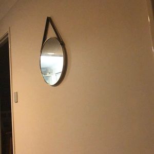 Meet your Posher, Ebony